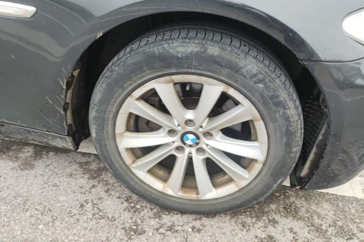 Used BMW 5 Series 2013 520Li Elegant Edition Right Front Wheel Hub