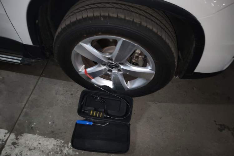 Used Volkswagen Tiguan 2013 1.8TSI Automatic All-Wheel-Drive Comfort Edition Right Front Wheel Hub