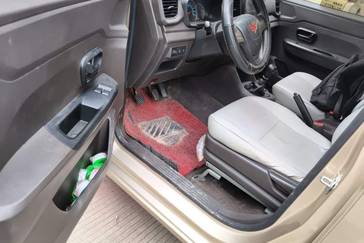 Used Wuling Hongguang V 2021 1.5L Enjoyment Edition LAR
