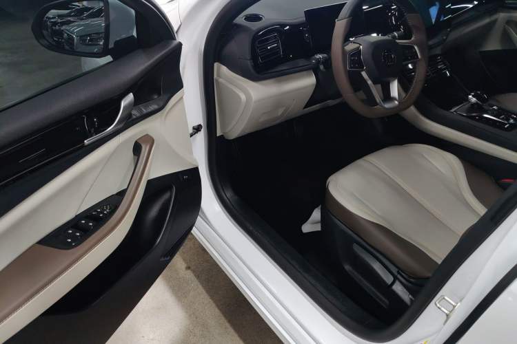 Used BYD Qin PLUS 2023 Champion Edition DM-i 55KM Leading Model
