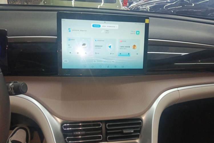 Used BYD Song Pro New Energy 2024 HONOR Edition DM-i 71KM Navigation Model Audio And AC Panel