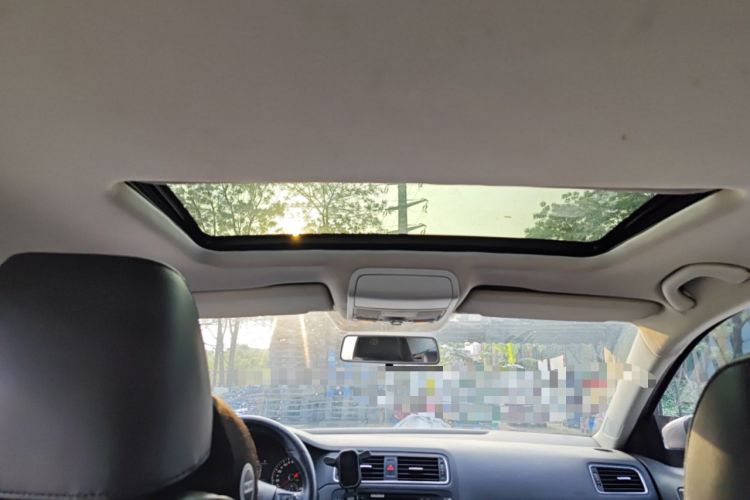 Used Volkswagen Sagitar 2012 1.4TSI Automatic Luxury Edition