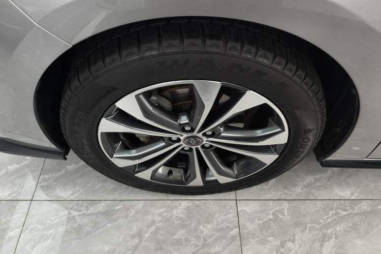 Used Toyota Granvia 2022 2.5L Hybrid Prestige Edition Left Front Wheel Hub