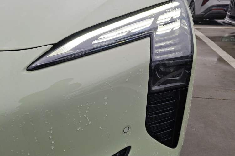 Used Hongqi EH7 2024 690 Pro
