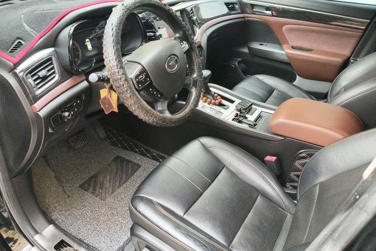 Used GAC Trumpchi GS8 2017 320T Two-Wheel Drive Luxury Smart Connectivity Version (7 Seats)
