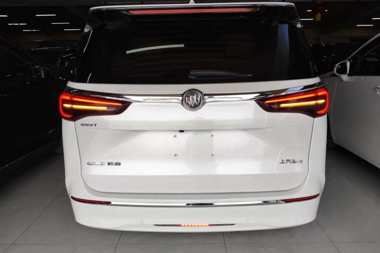 Used Buick GL8 2022 ES Landtrek 653T Comfort Edition