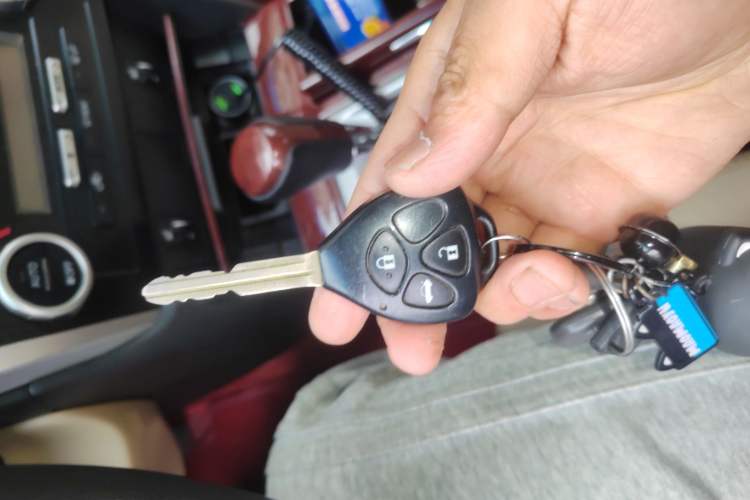 Used Toyota Camry 2012 2.0G Luxury Edition Vehicle Key