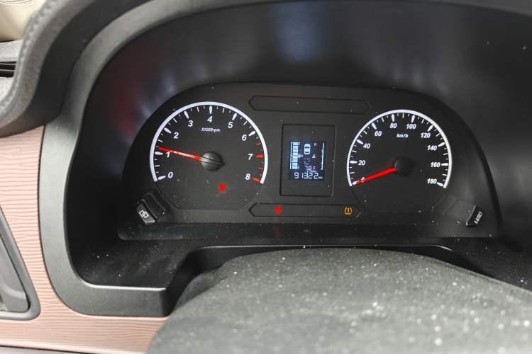 Used FORTHING Lingzhi 2020 M5L 1.6L Utility Model Odometer Close Up