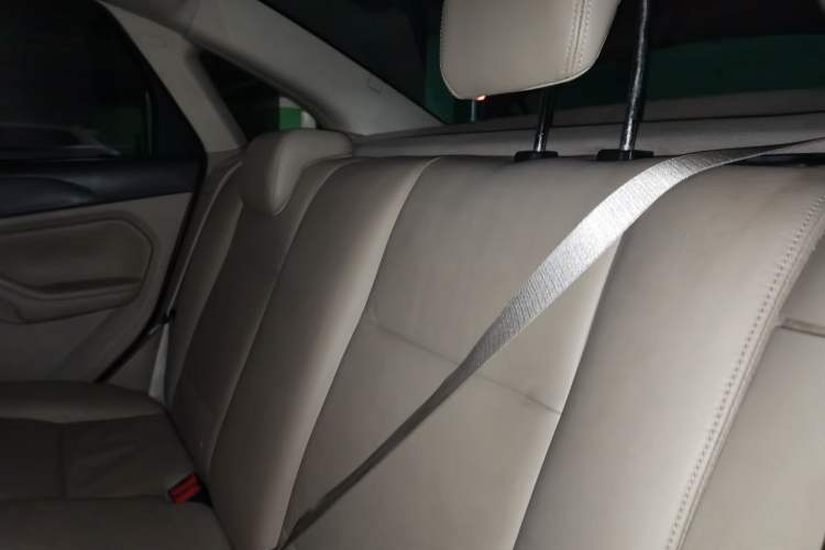 Used Ford Focus 2011 Sedan 1.8L Manual Comfort Model
