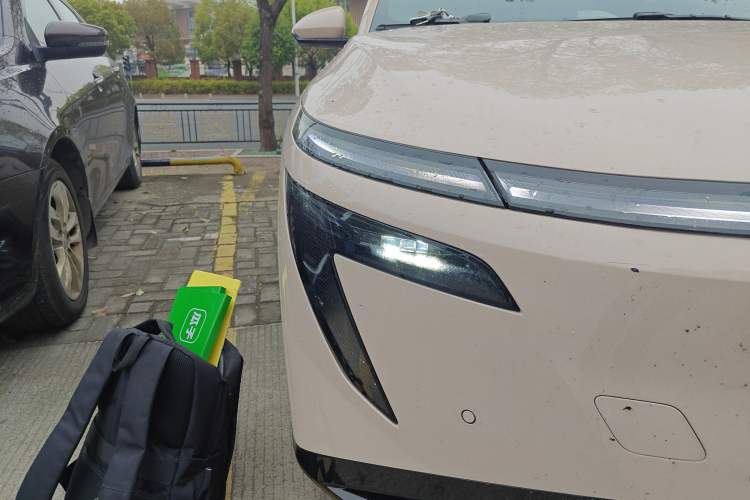 Used Nissan N7 2025 625 Max Right Front Headlight