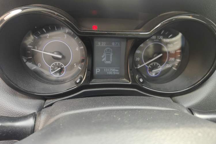 Used JMC Yusheng S350 2017 2.0T Automatic 2WD Diesel Luxury Edition 5 Seats