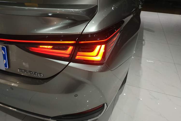 Used Lexus ES 2025 200 Premium Edition