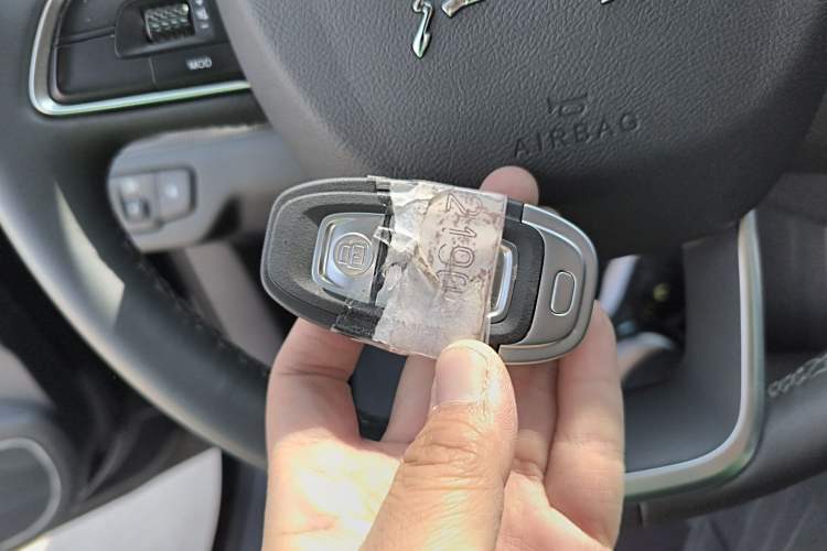 Used Hongqi E-QM5 2021 Online Booking Charging Basic Edition 5 Seats Interior 1