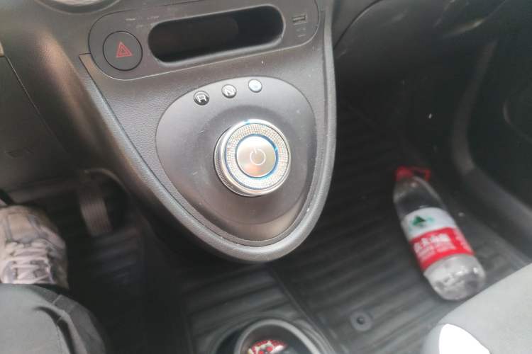 Used ORA Black Cat 2022 Updated Version 301 km Cute Pet Edition Lithium Iron Phosphate Gear Lever