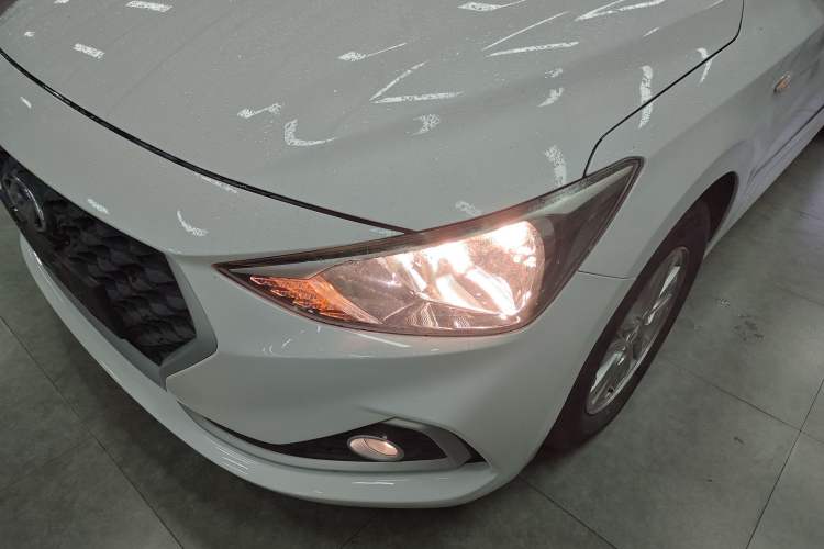 Used Hyundai Celesta 2017 1.6L Automatic Enjoyment Version GLS
