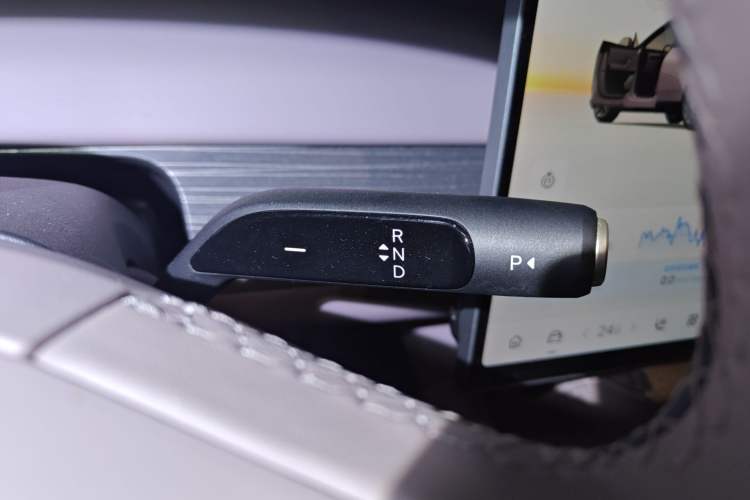 Used ONVO L60 2024 60 kWh Rear-Drive Version