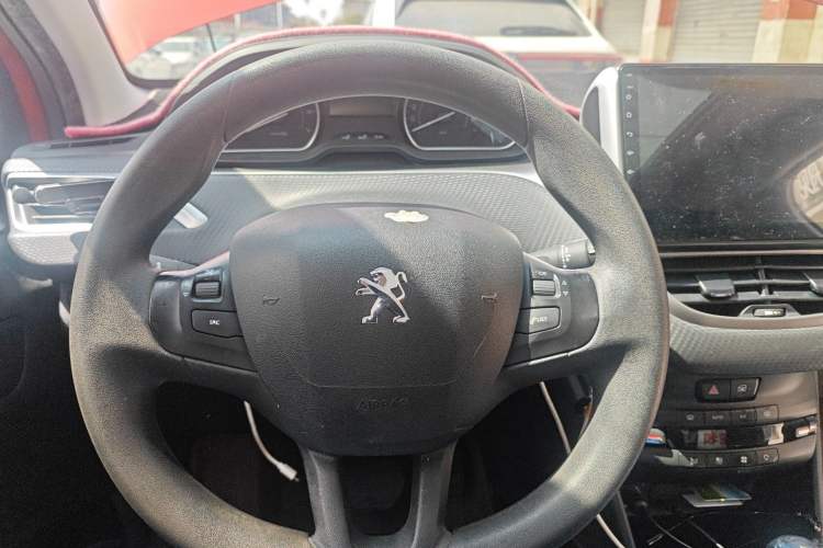 Used Peugeot 2008 2018 1.6L Automatic Fashion Edition Steering Wheel