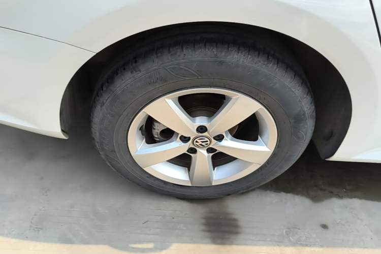 Used Volkswagen Lavida 2019 Lavida Start 1.5L Manual Fashion Edition China VI Standard Right Rear Wheel Hub