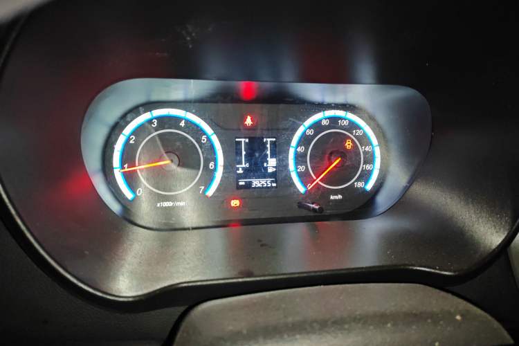 Used Chana Ruixing M60 2023 1.5L GDI Comfort-Class Passenger Vehicle 6/7 Seats