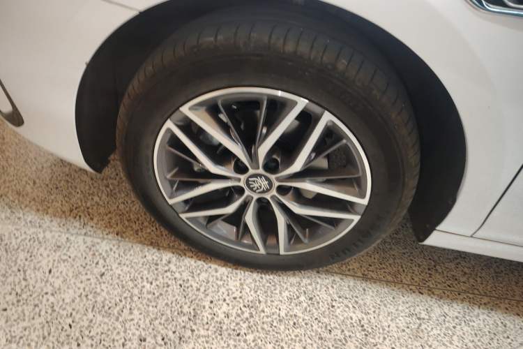 Used BYD Qin PLUS 2024 Honor Edition EV 420KM Leading Model
