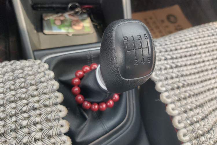 Used Hyundai Verna (new generation) 2016 1.4L Manual Cool Edition GLS Gear Lever