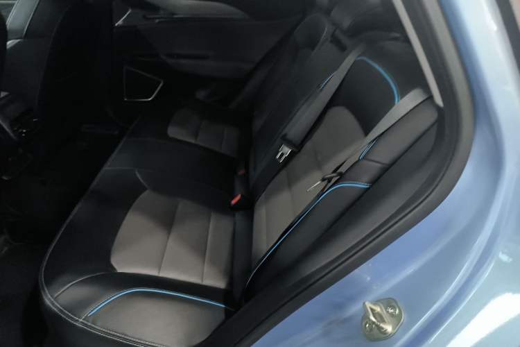 Used Geometry G6 2022 480 New Enjoyment Version Left Rear Seat