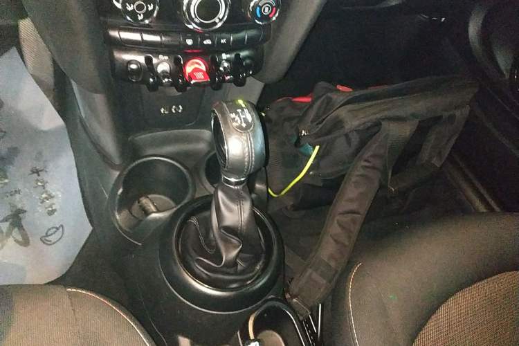 Used MINI 2014 1.2T ONE Gear Lever