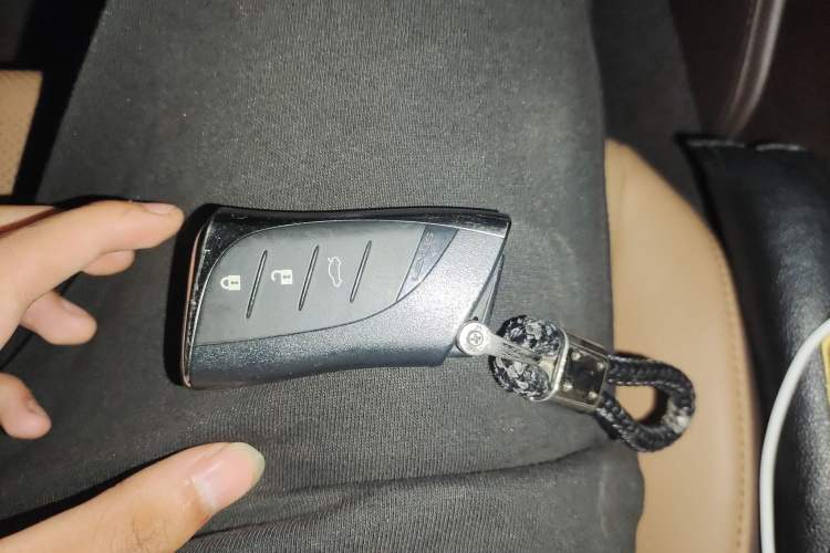 Used Lexus ES 2018 300h Premier Edition China VI Standard