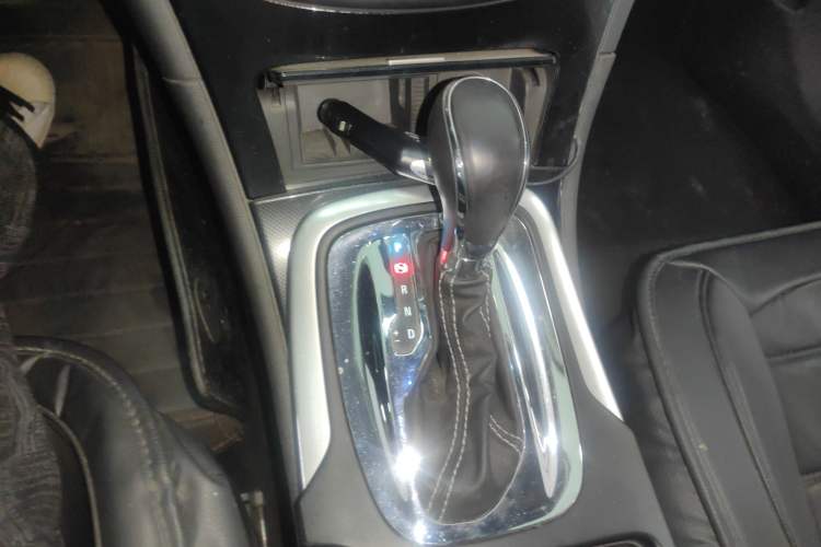 Used Buick Regal 2015 1.6T Leading Technology Model Gear Lever