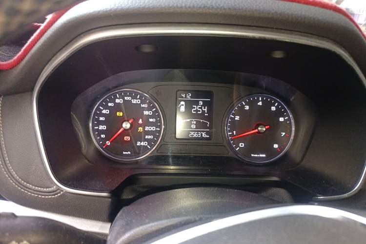 Used Roewe RX5 2016 20T Two-Wheel Drive Manual Flagship Edition
