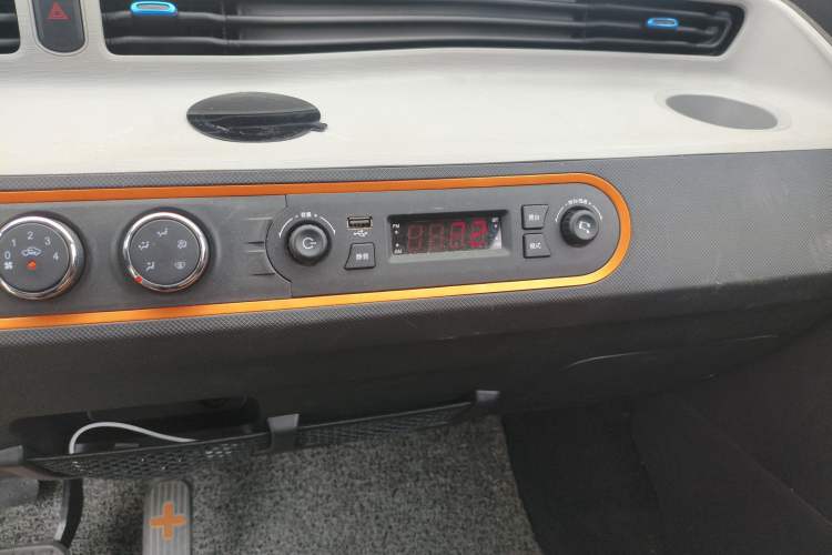 Used Wuling Hongguang MINIEV 2020 Enjoyment Model Lithium Iron Phosphate Audio And AC Panel
