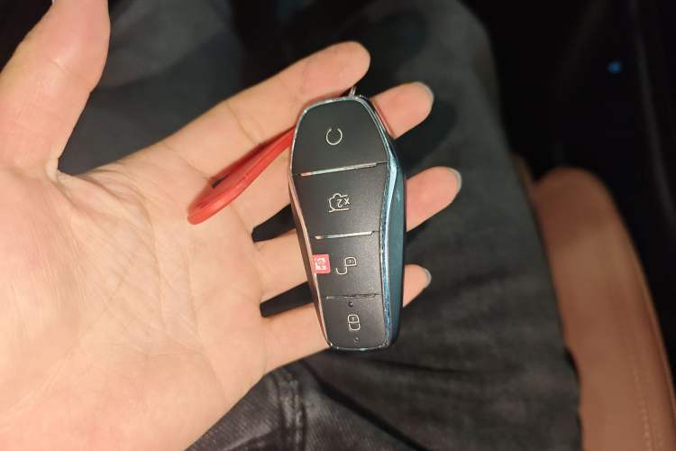 Used BYD Song L EV 2025 Intelligent Driving Version 662 km LiDAR Excellence Edition Vehicle Key