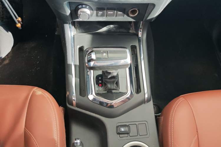 Used Dongfeng Ruichi 6 2021 2.3T Automatic 4x4 Diesel Luxury Long-Box M9T