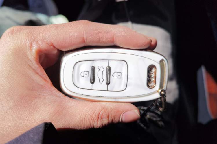 Used Audi A4L 2012 2.0 TFSI automatic luxury version