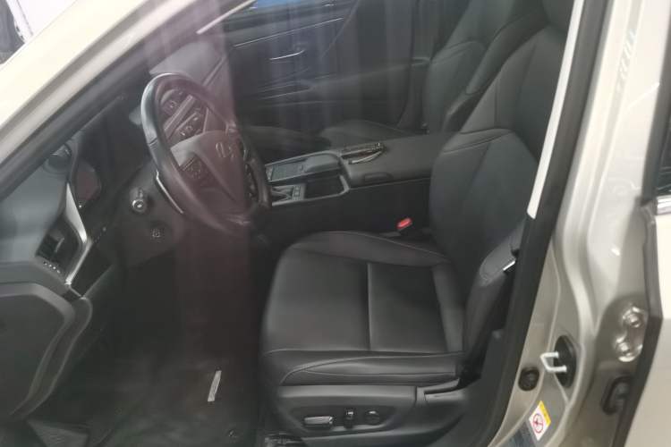 Used Lexus ES 2020 200 Excellence Edition Left Front Seat