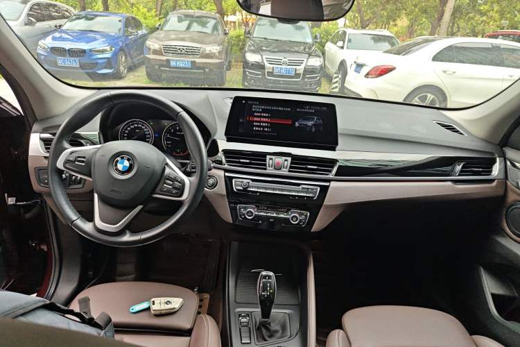 Used BMW X1 2020 sDrive25Li Leading Model Center Console