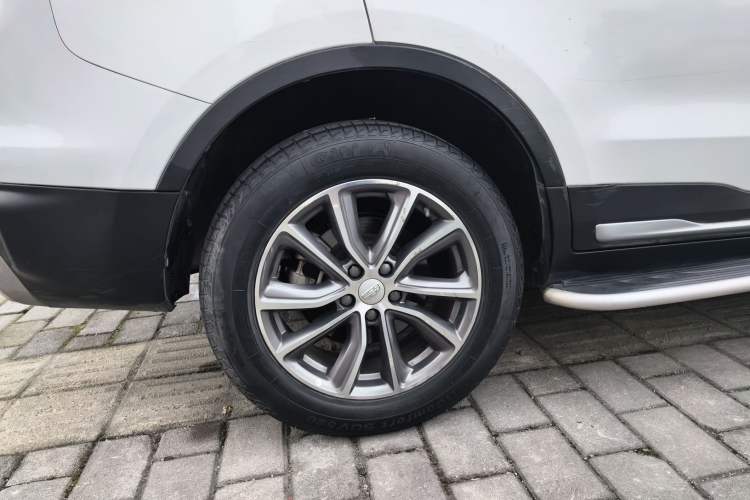 Used Geely Auto Emgrand X7 Sport 2018 1.8TD Automatic Two-Wheel Drive Smart Connect 4G Internet Edition Right Rear Wheel Hub