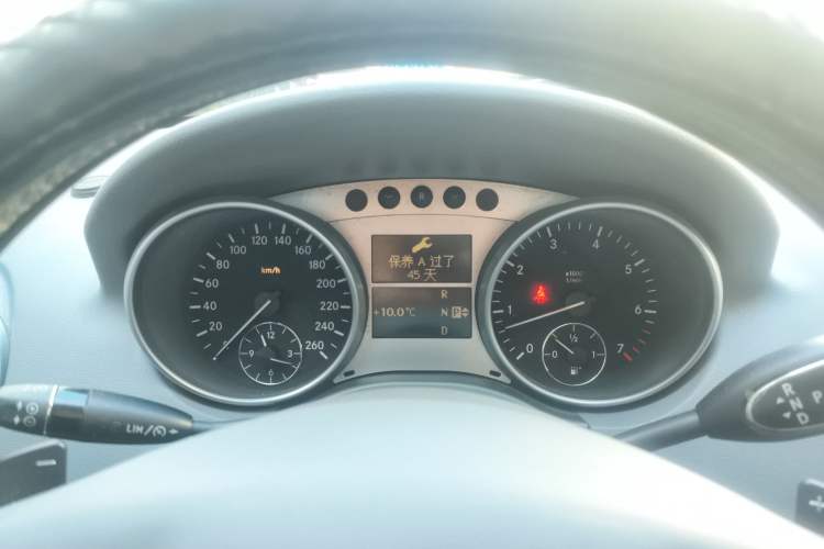 Used Mercedes-Benz M-Class 2010 ML 300 4MATIC