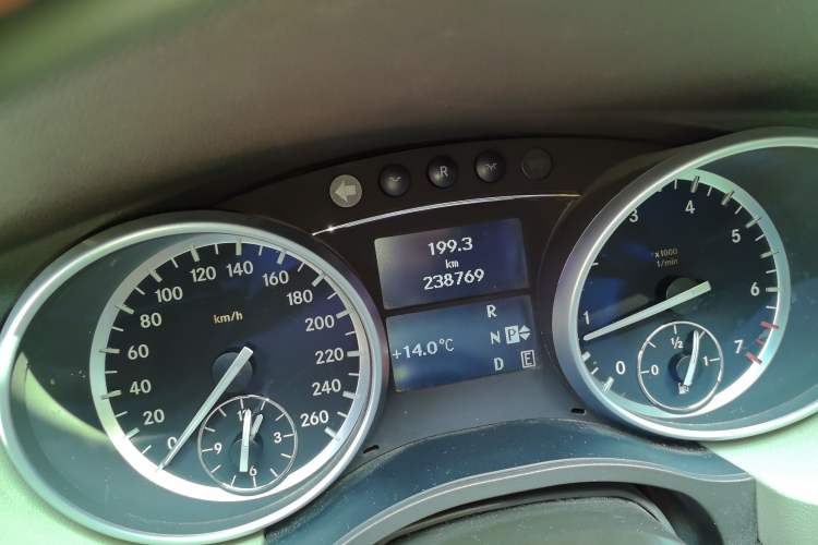 Used Mercedes-Benz R-Class 2011 R 350 L 4MATIC
