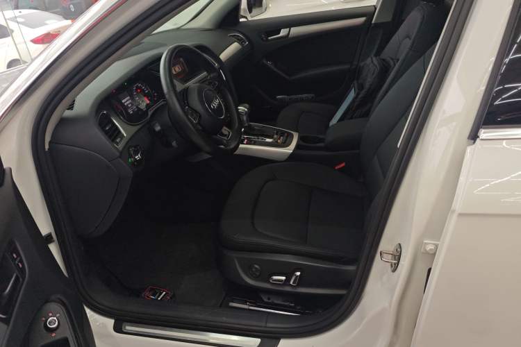 Used Audi A4L 2013 35 TFSI Automatic Standard Model
