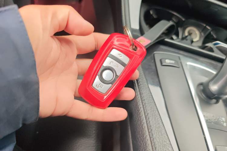 Used BMW 5 Series 2011 523Li Leading Model
