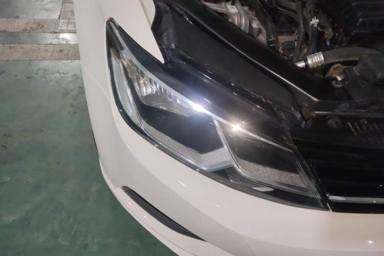 Used Volkswagen Lamando 2018 230TSI DSG Fashion Edition Right Front Headlight