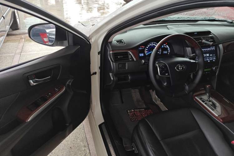 Used Toyota Camry 2013 2.0G Comfort Edition
