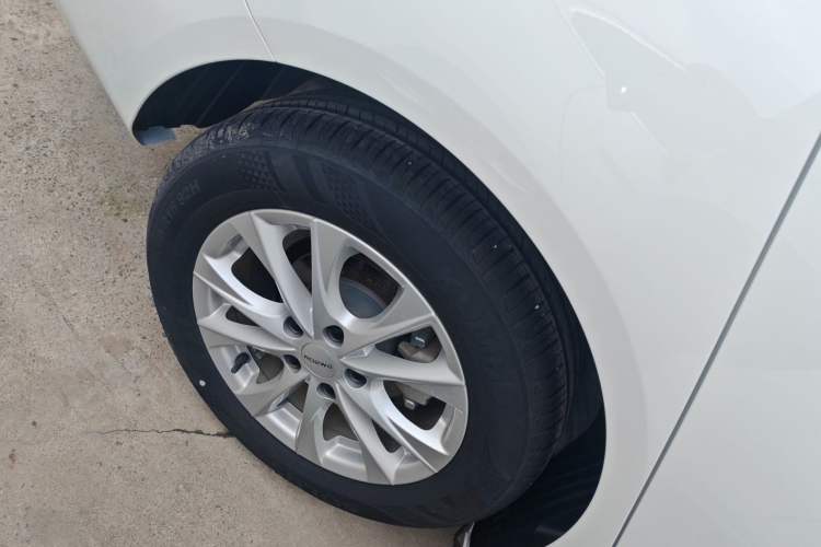 Used Roewe i5 2023 1.5L Manual Comfort Edition
