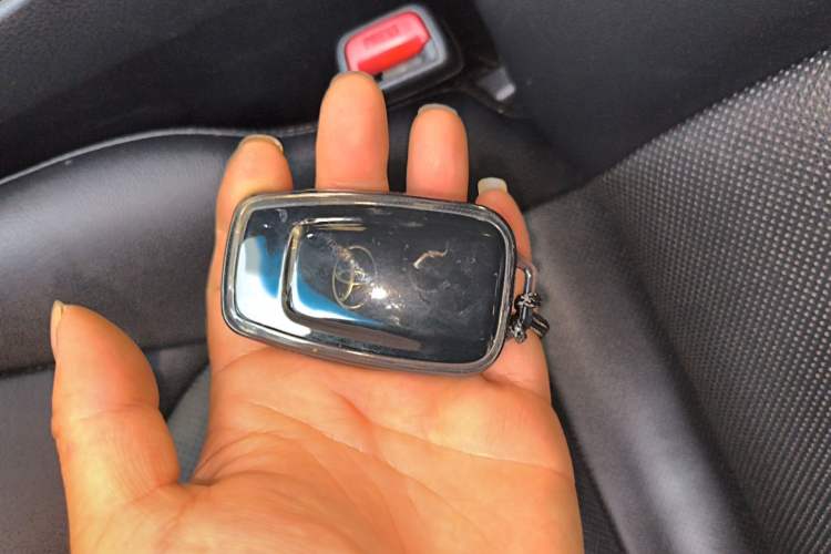 Used Toyota Camry 2018 2.5G Luxury Edition Vehicle Key