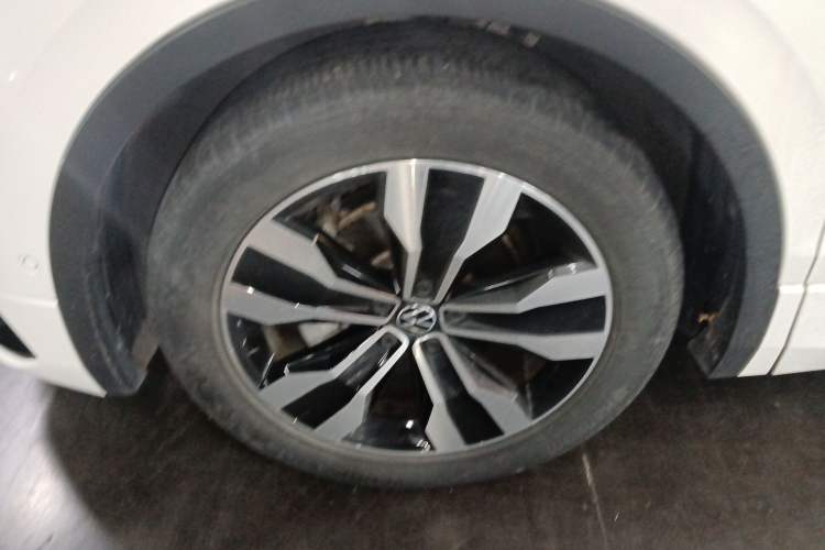 Used Volkswagen Tiguan L 2022 330TSI Automatic Two-Wheel Drive R-Line Enhanced Edition