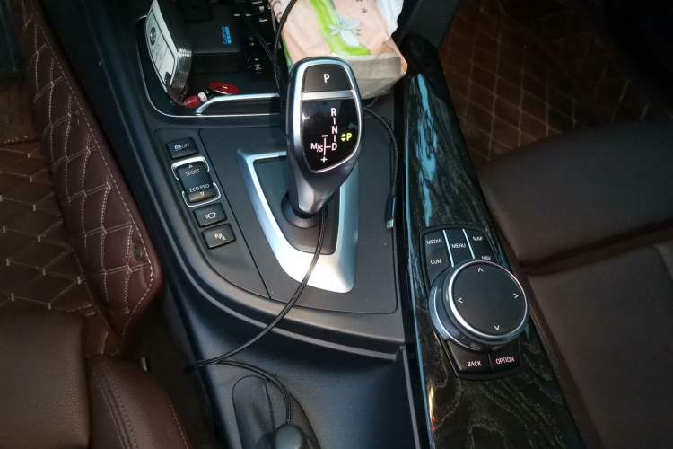 Used BMW 3 Series 2019 320Li M Sport Night Edition Gear Lever