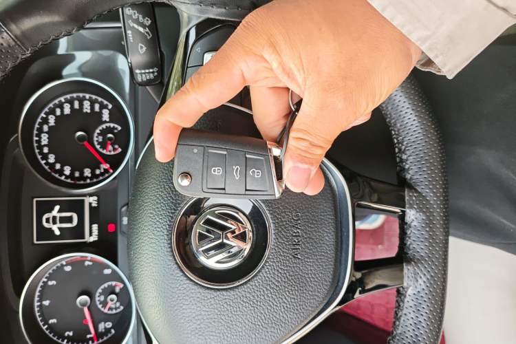 Used Volkswagen Golf 2017 230TSI Automatic Luxury Million-Vehicle Commemorative Edition Interior 1