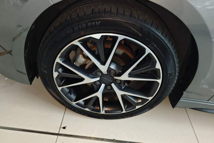 Used Lynk & Co 03 2021 2.0TD Automatic Trendy Champion Edition Left Front Wheel Hub