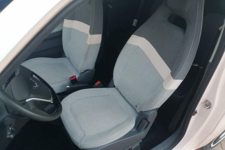 Used Wuling Hongguang MINIEV 2021 Macaron Fashion Edition Lithium-Ion Battery Left Front Seat